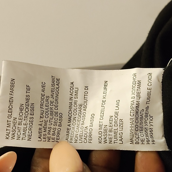 Black & White sweater Dress just add pearls and a red shoe and you'll be styling - Picture 7 of 10